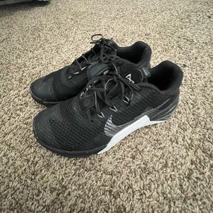 Nike Metcon 7 - Black & White Size 7